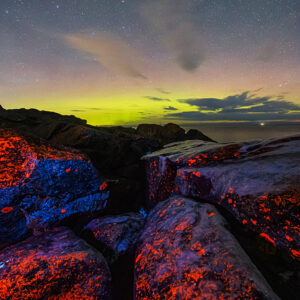 Röda klippor och norrsken 40x30cm